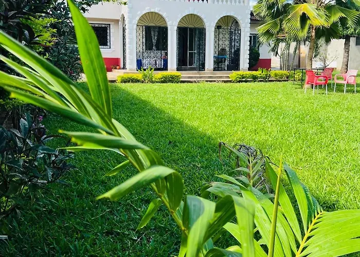 Akogo House - Bnb , Hostel, Backpackers & Volunteer Center